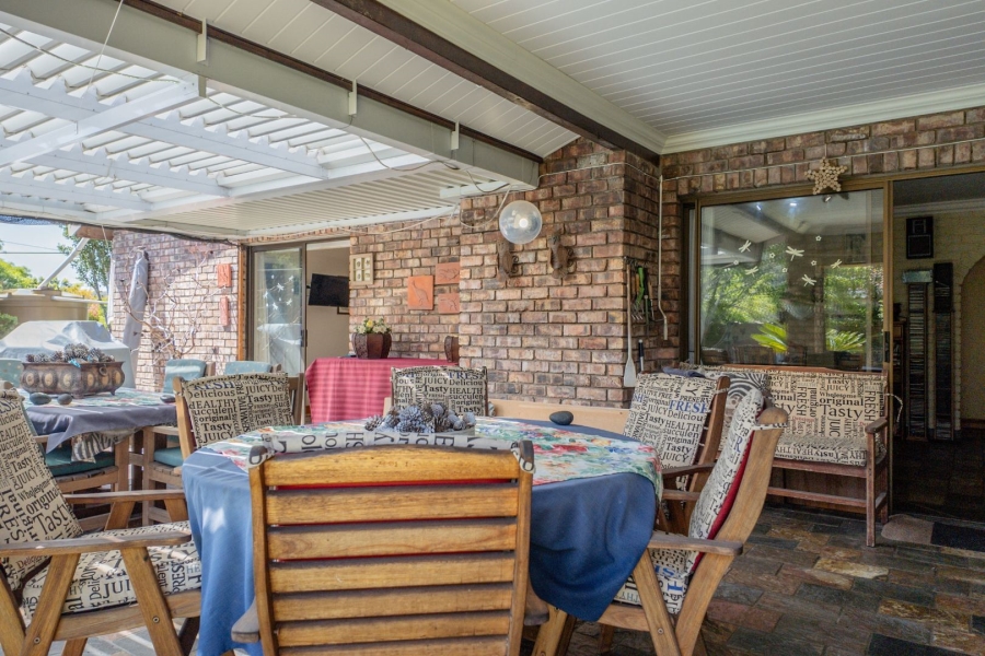4 Bedroom Property for Sale in Groenvallei Western Cape